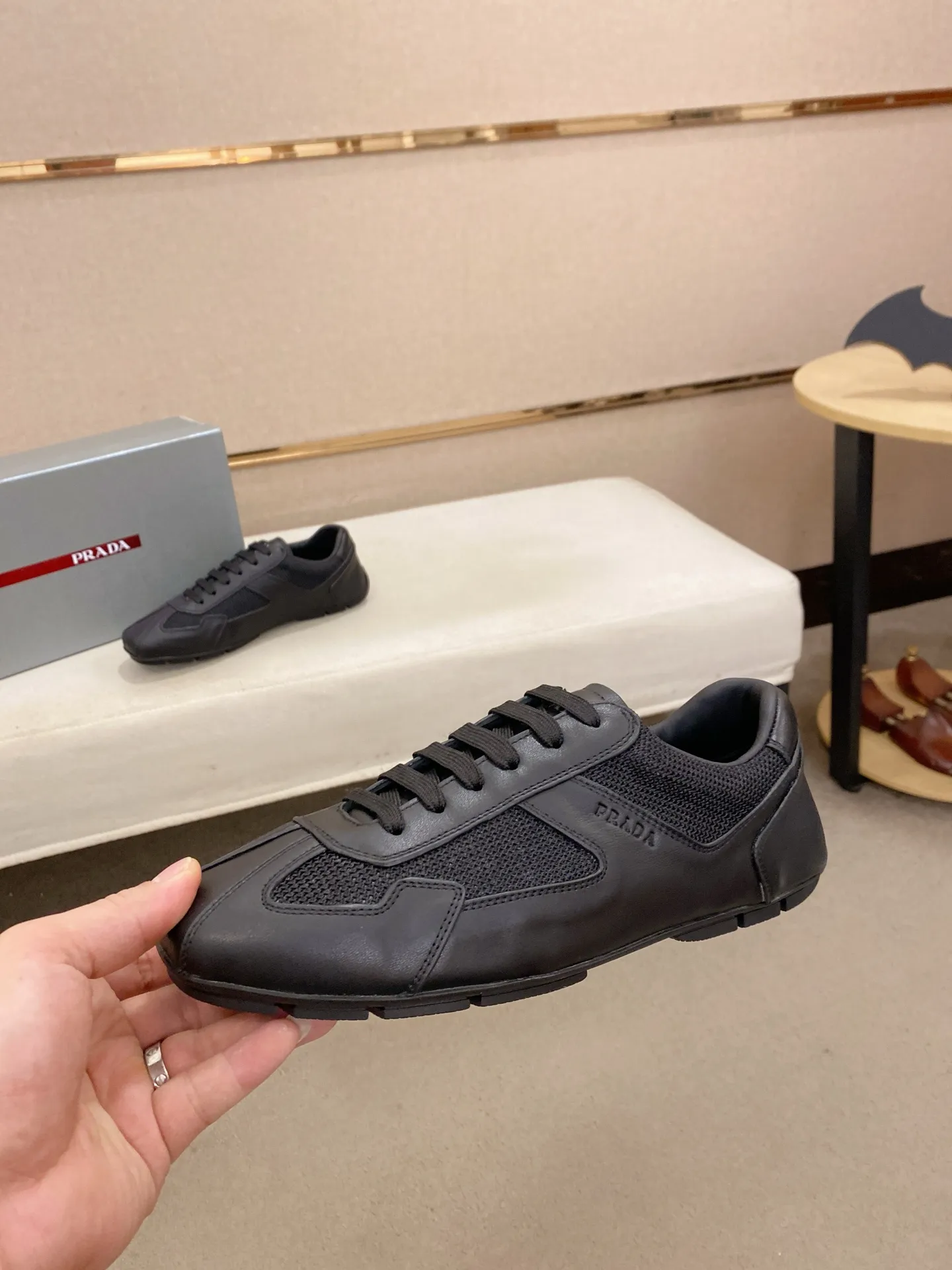 Men's shoes 💰 480💰 ✔️✔️✔️Top high version High-quality new PRADA (Prada) counters are launched at the same time. The new men's shoes and 😘fabrics are purely handmade in Niujing. Lining: Full cowhide lining. 👍🏿High-end☄️Open-molded non-slip rubber outsole, exquisite lines, simple and elegant, comfortable and high-end for leisure travel. Code number: 38-44. Can be customized45
